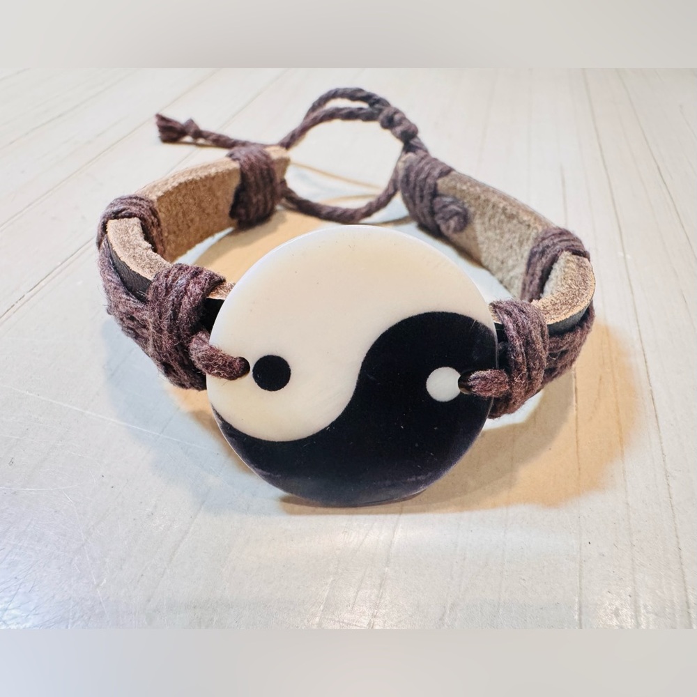 Yin Yang Leather & Cord Bracelet – Adjustable Unisex Boho Jewelry